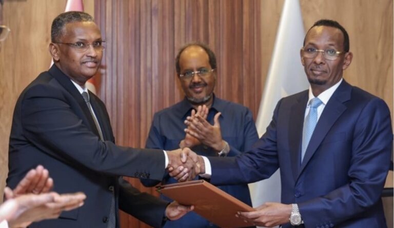 Somali President attends handover ceremony for new intelligence director